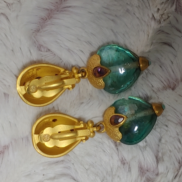 Vintage Leslie Block Etruscan Glass Earrings - Picture 2 of 10